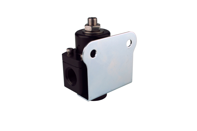 Picture of Aeromotive AER Fuel Pressure Regulators - 13215