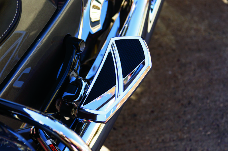 Picture of Kuryakyn KUR Mini Boards B Running Boards - 5772