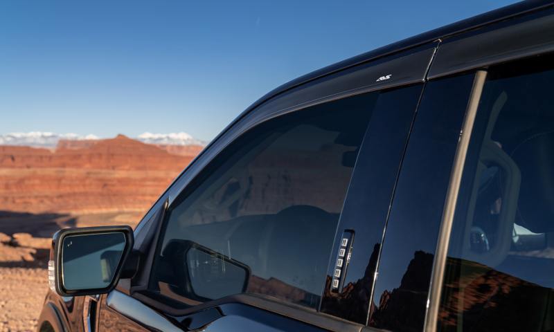 Picture of AVS Ventvisor Low Profile-Smk Wind Deflectors - 894108