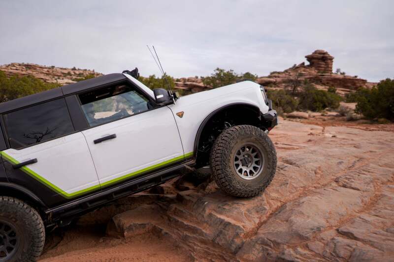 Picture of DV8 Offroad DVE Rock Sliders Body Armor & Rock Rails - SRBR-07