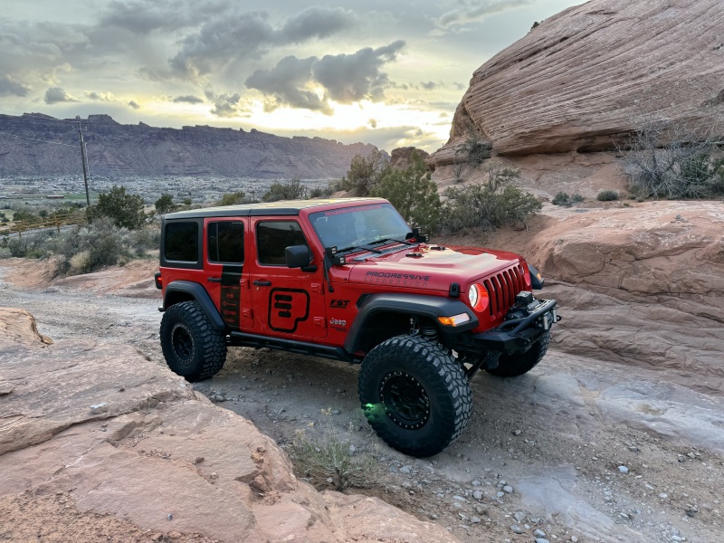 Picture of Progressive PGR STR 47 Series 2.0 Remote Reservoir Shocks Shocks and Struts - 47-2002