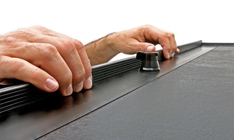 Picture of Roll-N-Lock RNL M-Series Tonneau Cover - LG580M