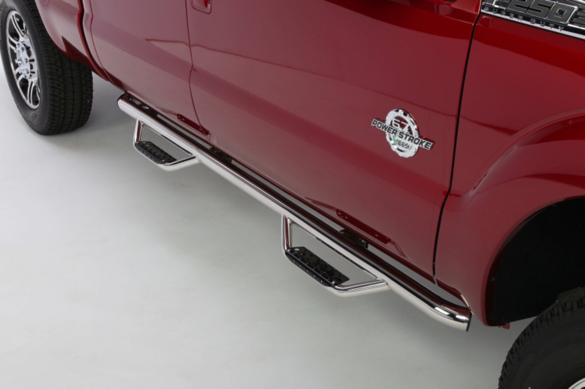 Picture of Go Rhino 11-14 Chevrolet Silverado 2500HD/3500HD Dominator Classic D2 SideSteps - Cab Length - SS