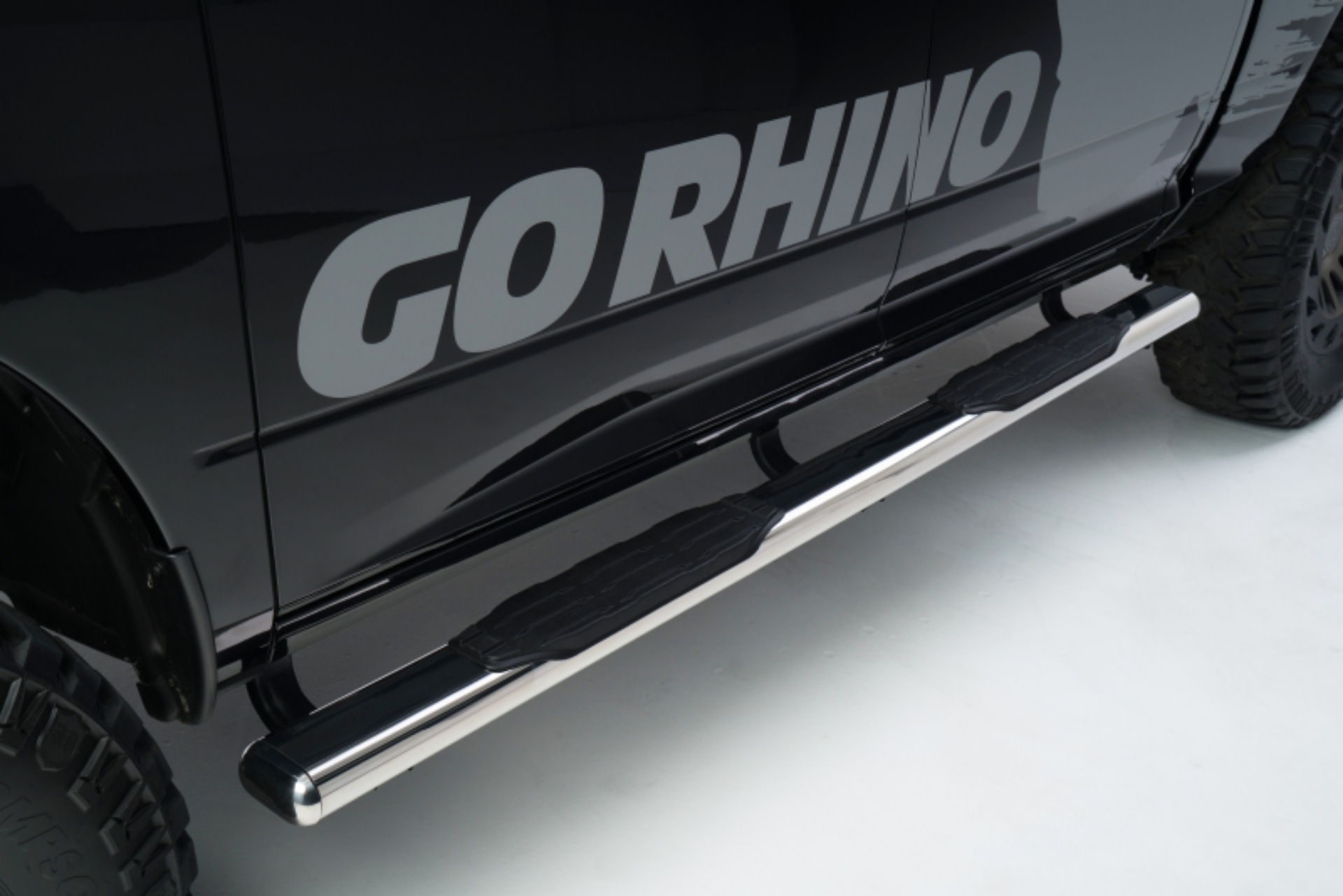 Picture of Go Rhino 18-20 Jeep Wrangler JLU 5in 1000 Series Complete Kit w-Sidestep + Brkts