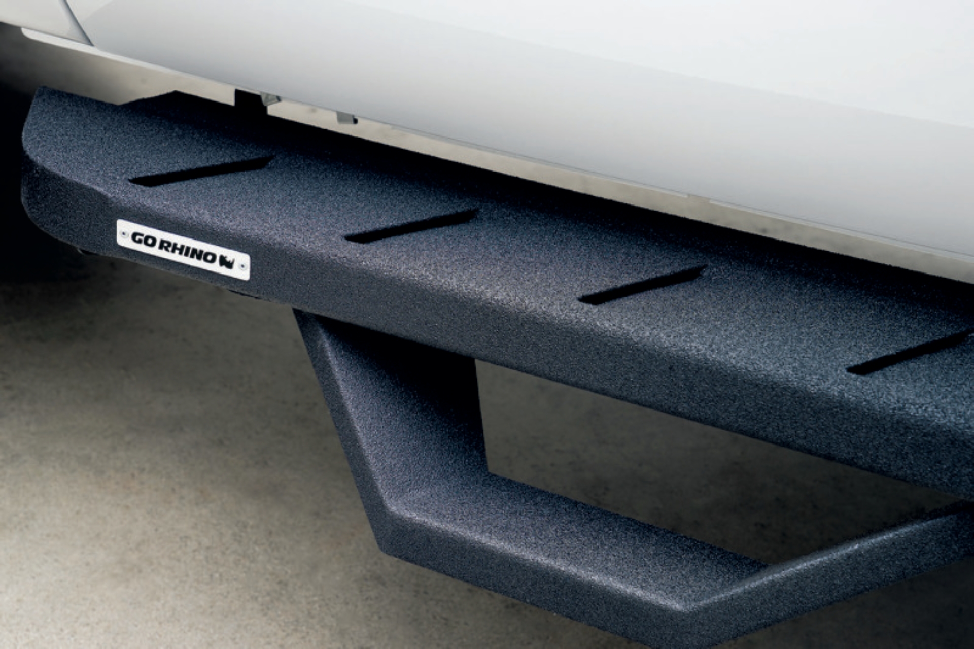 Picture of Go Rhino 17-20 Ford F-250-F-350 RB10 Complete Kit w-RB10 + Brkts + 1 pair RB10 Drop Steps
