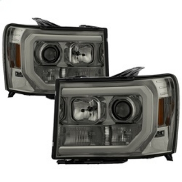 Picture of Spyder GMC Sierra 1500-2500-3500 07-13 V2 Projector Headlights - Smoke PRO-YD-GS07V2-LBDRL-SM