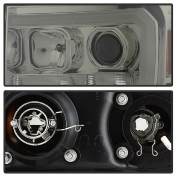 Picture of Spyder GMC Sierra 1500-2500-3500 07-13 V2 Projector Headlights - Smoke PRO-YD-GS07V2-LBDRL-SM
