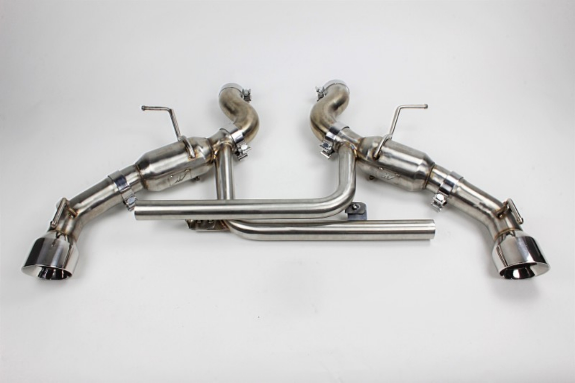 Picture of Mishimoto 2016+ Chevrolet Camaro SS Dual-Tip Pro Axle Back Exhaust w- Polished Tips