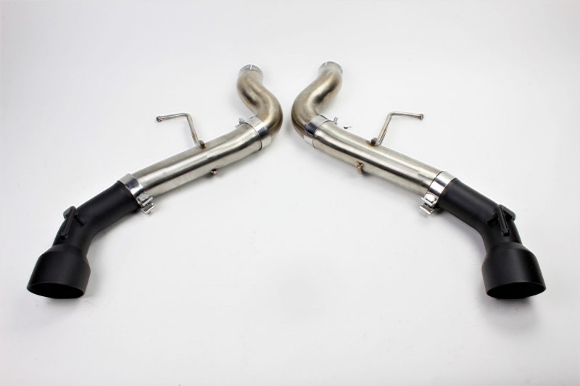 Picture of Mishimoto 2016+ Chevrolet Camaro SS Dual-Tip Race Axle-Back Exhaust w- Black Tips