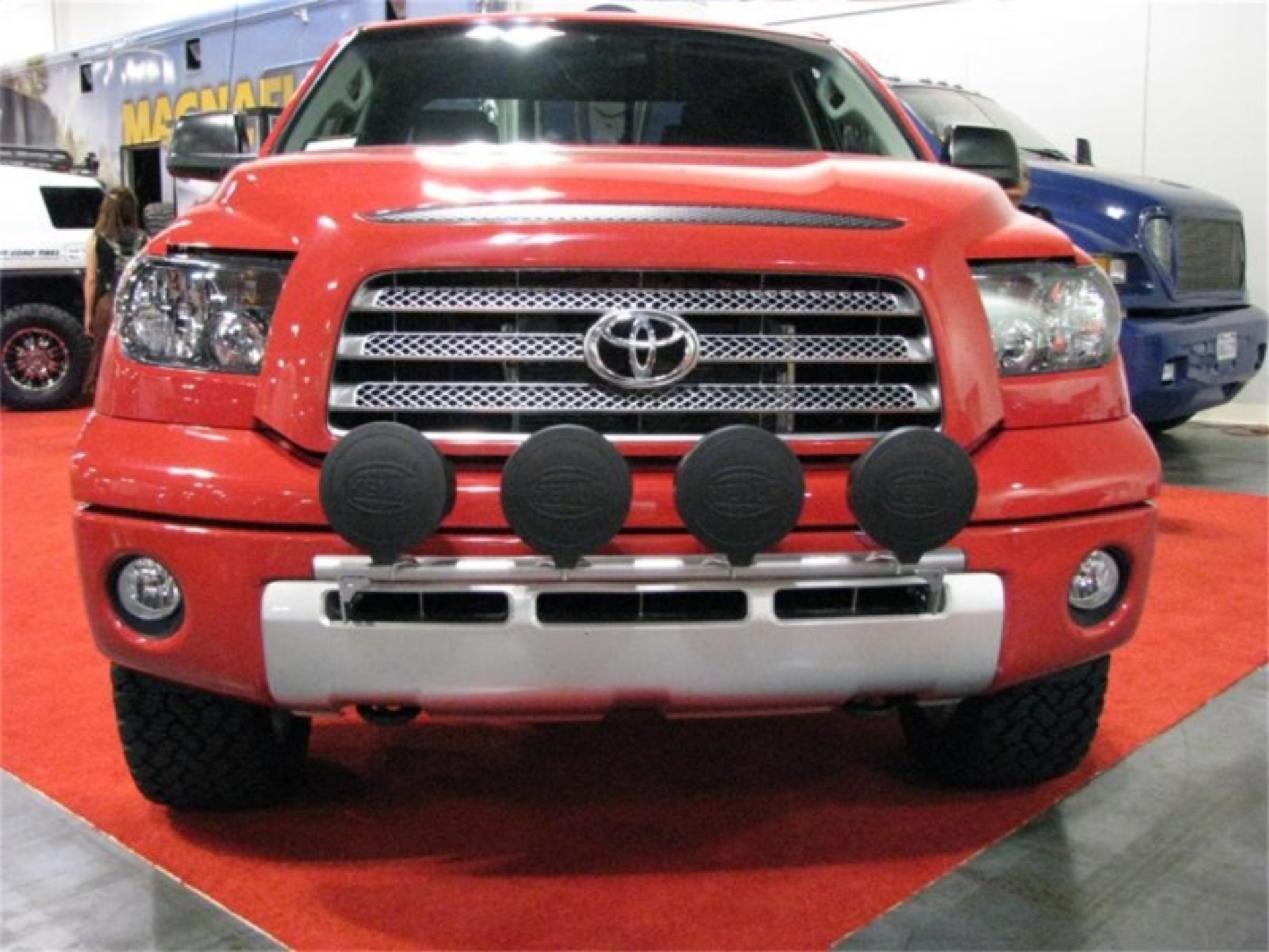 Picture of N-Fab Light Bar 07-13 Toyota Tundra - Gloss Black - Light Tabs