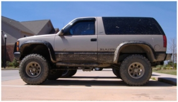 Picture of Bushwacker 88-99 Chevy C1500 Cutout Style Flares 2pc - Black