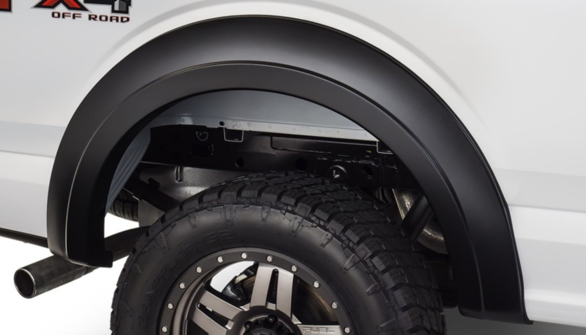 Picture of Bushwacker 15-17 Ford F-150 Styleside Extend-A-Fender Style Flares 2pc 67-1-78-9-97-6in Bed - Black