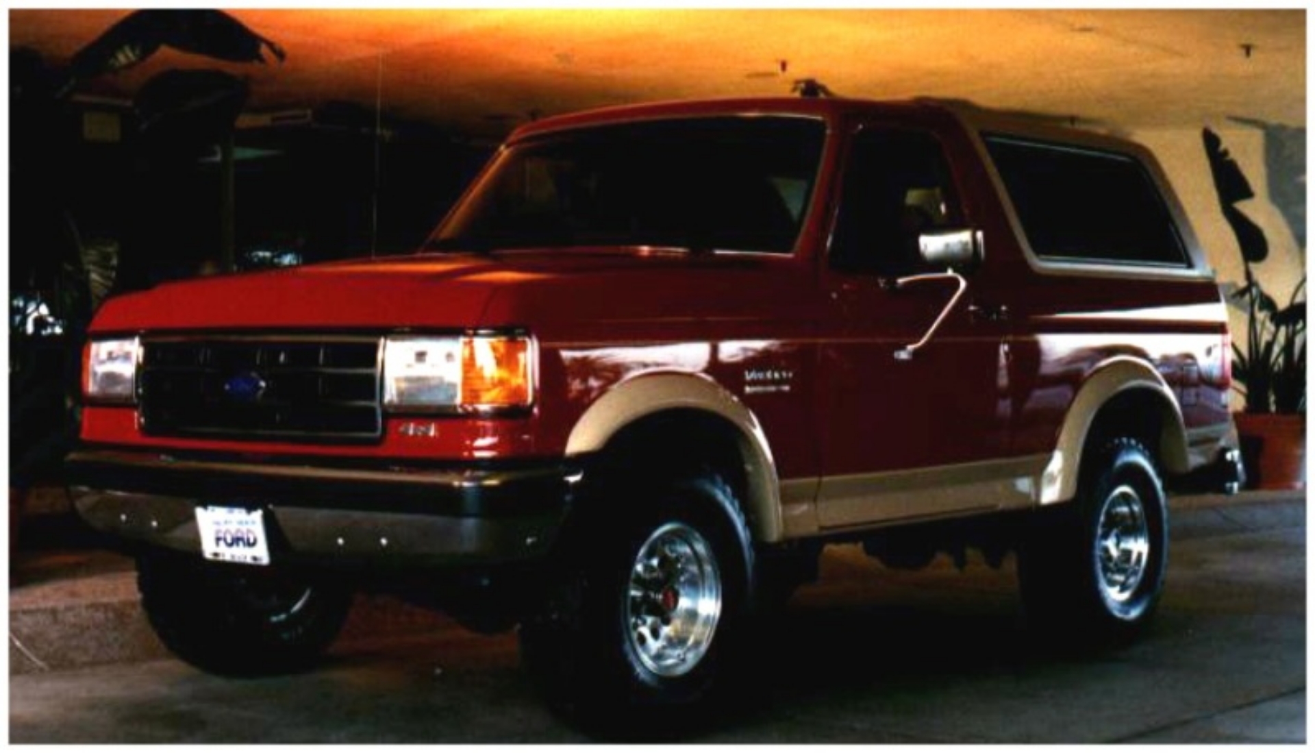 Picture of Bushwacker 87-91 Ford Bronco Extend-A-Fender Style Flares 2pc - Black