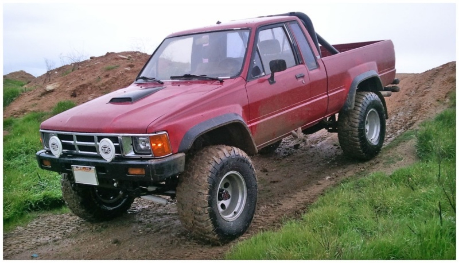 Picture of Bushwacker 84-88 Toyota Extend-A-Fender Style Flares 4pc Compatible w- Domestic Bed - Black