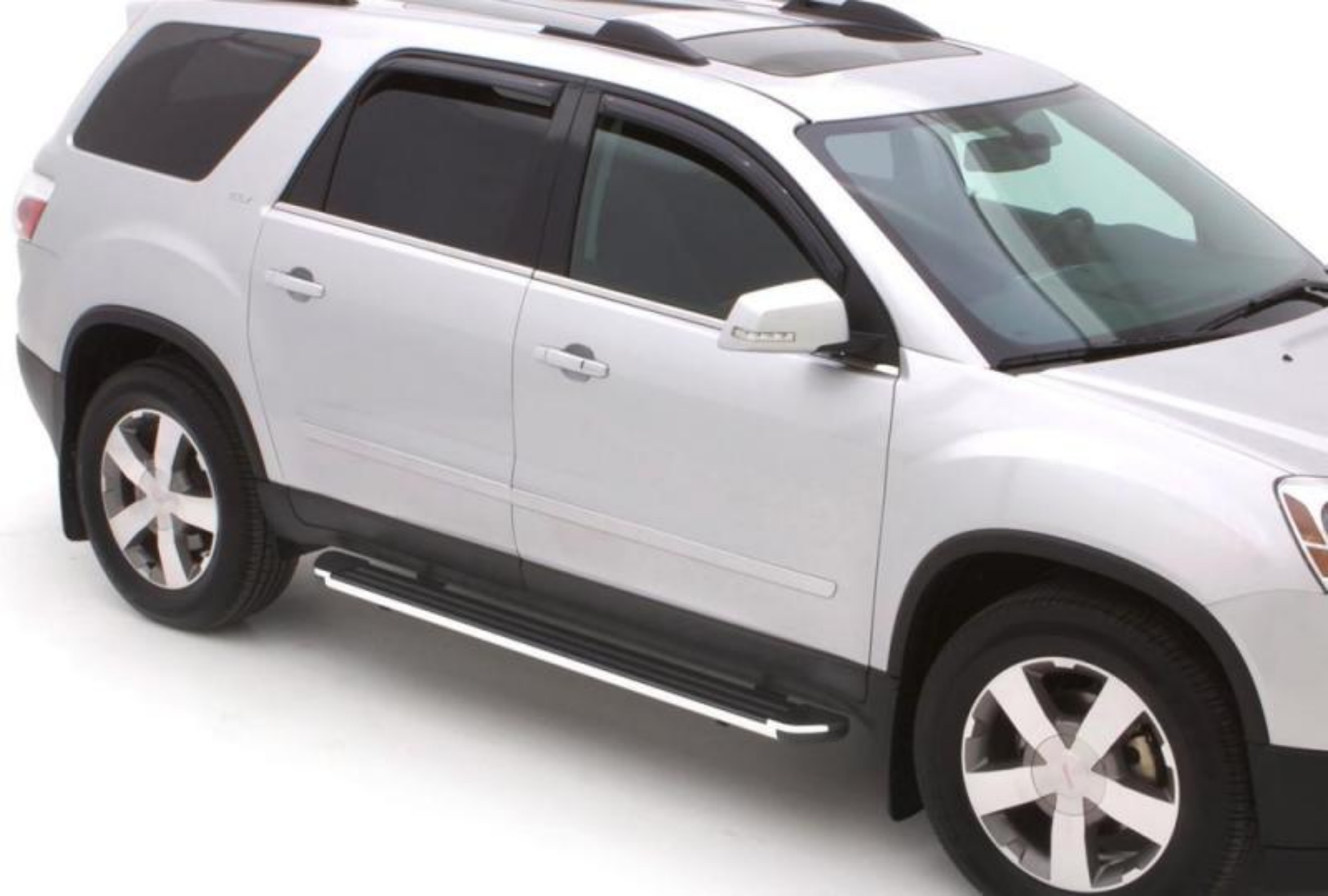Picture of Lund 09-17 Chevy Traverse 70in Crossroads 70in- Running Board Kit - Chrome