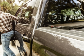 Picture of Roll-N-Lock 15-18 Ford F-150 XSB 65-5-8in A-Series Retractable Tonneau Cover