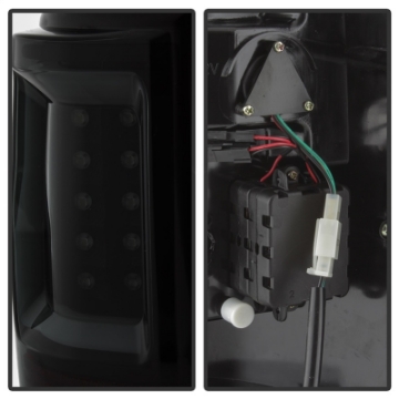 Picture of Spyder Ford F150 04-08 Styleside Tail Light V2 - LED - Black Smoke ALT-YD-FF15004V2-LBLED-BSM