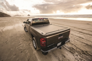 Picture of Roll-N-Lock 15-19 Chevrolet Colorado-GMC Canyon 71-1-2in A-Series Retractable Tonneau Cover