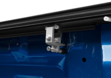 Picture of Retrax 07-18 Tundra CrewMax 5-5ft Bed with Deck Rail System RetraxONE XR