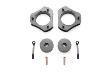 Picture of Fabtech 16-18 Nissan Titan 4WD 2in Leveling System