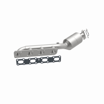 Picture of MagnaFlow Direct-Fit SS Catalytic Converter 04-06 Nissan Titan 5-6L V8 California
