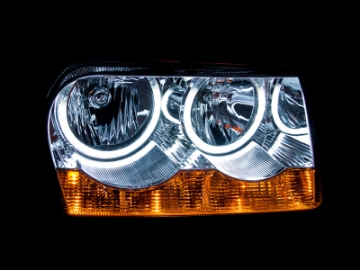 Picture of ANZO 2005-2010 Chrysler 300 Crystal Headlights w- Halo Chrome CCFL
