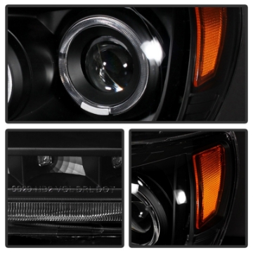 Picture of xTune Toyota Tacoma 05-11 Halo Projector Headlights Black PRO-JH-TT05-LED-BK