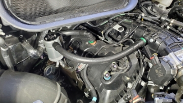 Picture of J&L 15-25 Ford Transit 150-250-350 3-5L EcoBoost Passenger Side Oil Separator 3-0 - Clear Anodized