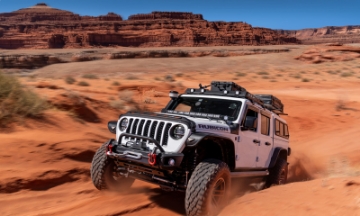 Picture of AMP Research 20-24 Jeep JT Gladiator Launch-Overlnd-Rubicon-Sport-Sport S PowerStep XL - Black