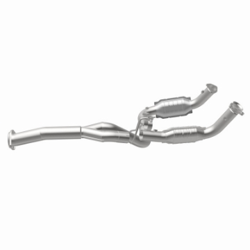 Picture of MagnaFlow Conv Direct Fit 11-16 Chevrolet Silverado 2500HD-3500HD - GMC Sierra 2500HD-3500HD
