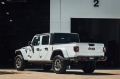 Picture of Gibson 20-22 Jeep Gladiator JT Rubicon 3-6L 3in Cat-Back Single Exhaust - Black Elite