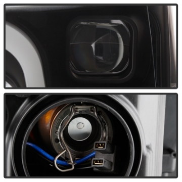 Picture of Spyder 18-19 Ford F-150 Proj Headlights - Halogen Model - LED Seq Turn - Blk PRO-YD-FF15018-LBSEQ-BK