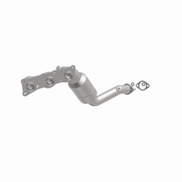 Picture of MagnaFlow Conv DF 2008-2010 BMW 528i-528i xDrive 3-0L Underbody