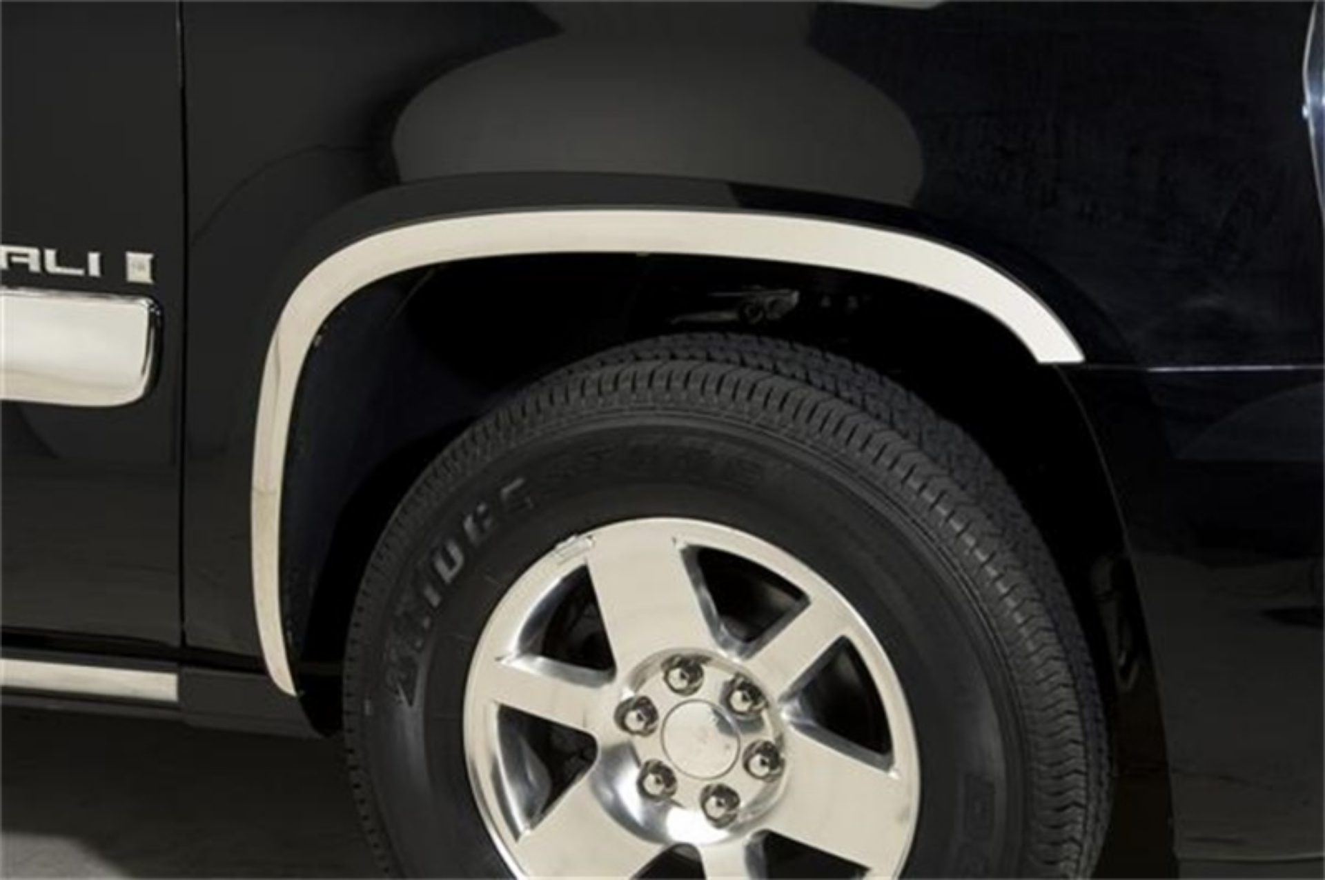 Picture of Putco 07-14 Chevrolet Suburban - Full Stainless Steel Fender Trim
