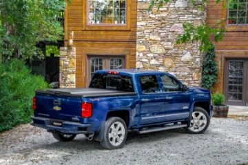 Picture of UnderCover 14-18 Chevy Silverado 1500 19 Legacy 6-5 ft Elite Bed Cover - Black Textured