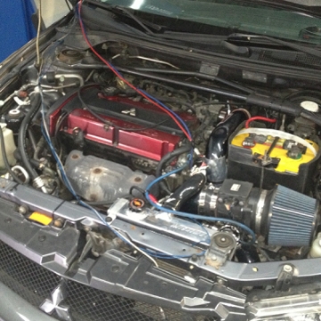 Picture of Mishimoto 03-07 Mitsubishi Lancer Evo 7-8-9 Half-Size Performance Aluminum Radiator