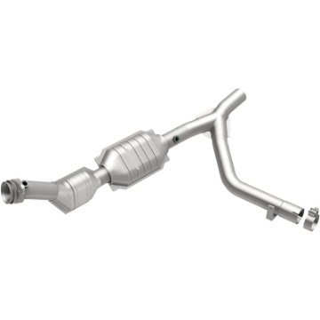 Picture of MagnaFlow Conv DF 01 Ford Trucks 5-4L