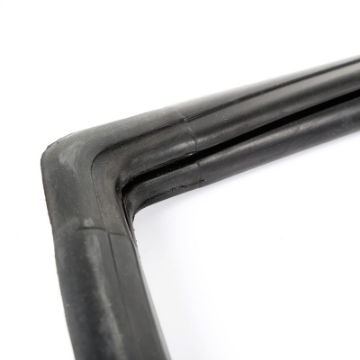 Picture of Omix Liftgate Window Seal- 84-96 Cherokee-Wagoneer XJ