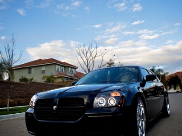 Picture of Spyder Dodge Magnum 05-07 Projector Headlights CCFL Halo LED Blk PRO-YD-DMAG05-CCFL-BK