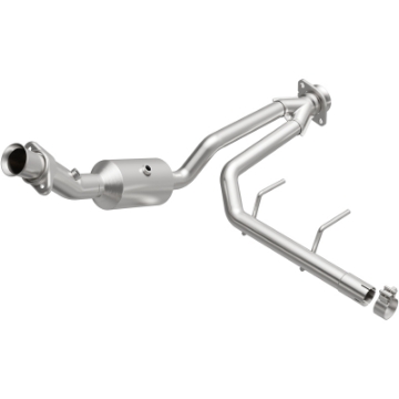 Picture of MagnaFlow 18-20 Ford F-150 V6 3-3L Right Underbody Direct-Fit Catalytic Converter