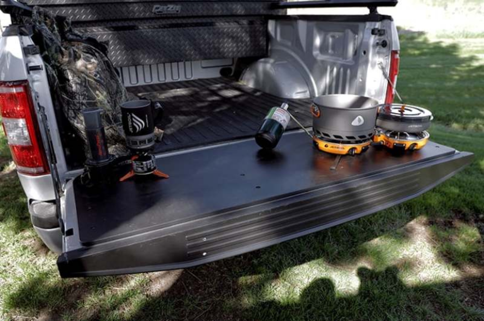 Picture of Deezee 17-23 Ford SuperDuty Tailgate Board - Polymer Composition
