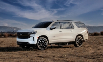Picture of AMP Research 21-25 Chevrolet Suburban-Tahoe & Cadillac Escalade PowerStep - Black