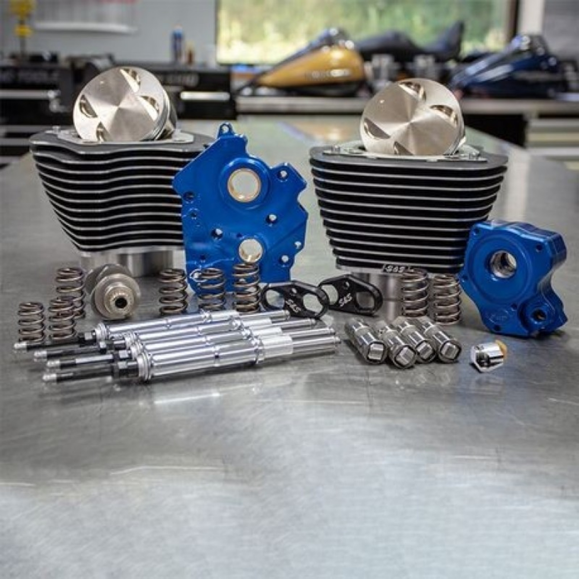 Picture of S&S Cycle 2017+ M8 Models 4-250in Bore 550C Cam w- Chrome Pushrods Power Pack - Black w- Highlight