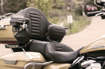 Picture of Mustang 08-21 Harley Electra Glide Std, Rd Glide ,Rd King ,Str Glide Super Touring Arm Wrap - Black