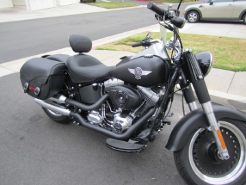 Picture of Mustang 06-17 Harley Softail Wide Tire 200mm Wide Touring Solo Seat w-Driver Backrest - Black