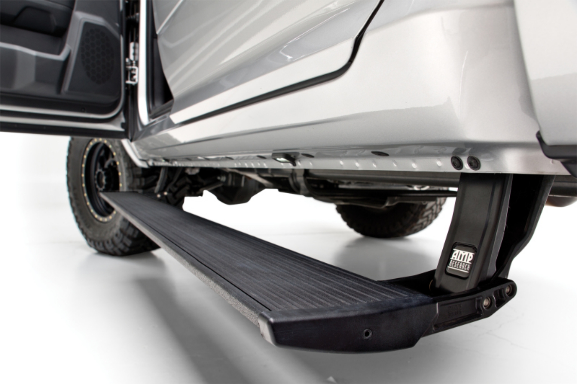 Picture of AMP Research 22-23 Chevy-GMC Silverado-Sierra 1500 & 2024 2500-3500HD PowerStep Plug N Play