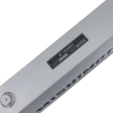 Picture of Mishimoto Universal Carbon Fiber Intercooler - Gloss Tanks - 450mm Silver Core - S-Flow - GR V-Band