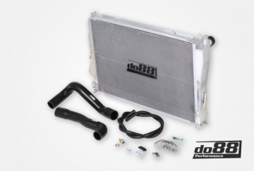 Picture of do88 00-06 BMW M3 (E46) Aluminum Radiator w/Black Hoses