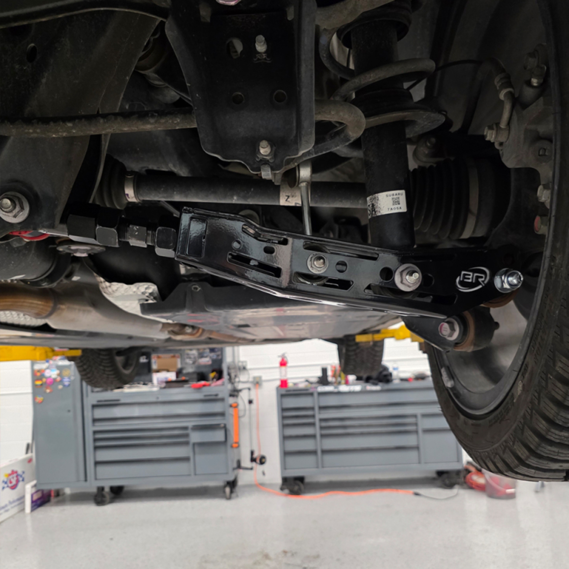Picture of BX Lower Control Arms - BLOX Racing Racing Rear Lower Control Arms - Blk (Toyota 86 / Scion FRS / Subaru BRZ / WRX / STi) V2 bloBXSS-50010-BK-V2