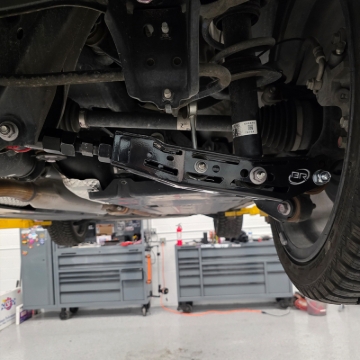 Picture of BX Lower Control Arms - BLOX Racing Racing Rear Lower Control Arms - Blk (Toyota 86 / Scion FRS / Subaru BRZ / WRX / STi) V2 bloBXSS-50010-BK-V2